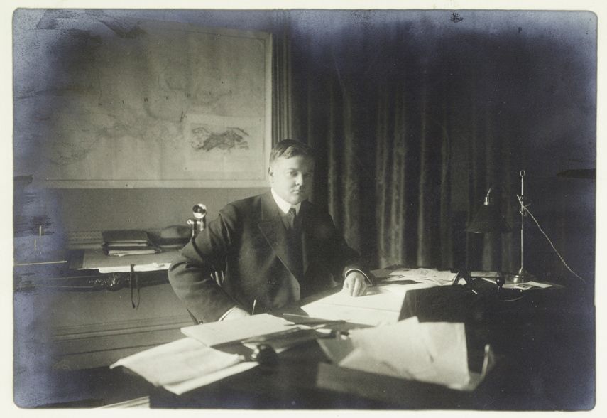 Herbert Hoover in his Paris office during the Paris Peace Conference, 1919. From the World War I Pictorial Collection, at theHoover Institution Archives