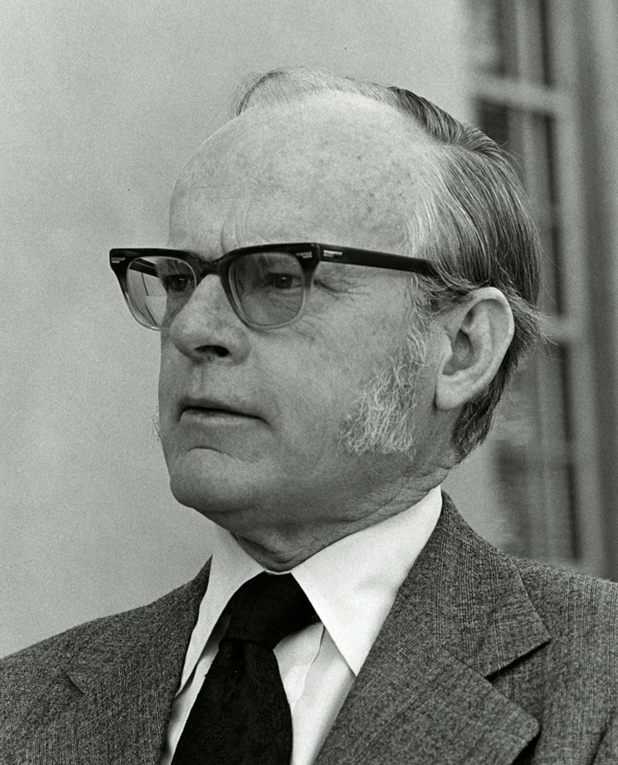 Black and white photo of W. Glenn Campbell while Director of the Hoover Institution, no date. From the Hoover Institution on War, Revolution and Peace Records, at the Hoover Institution Archives
